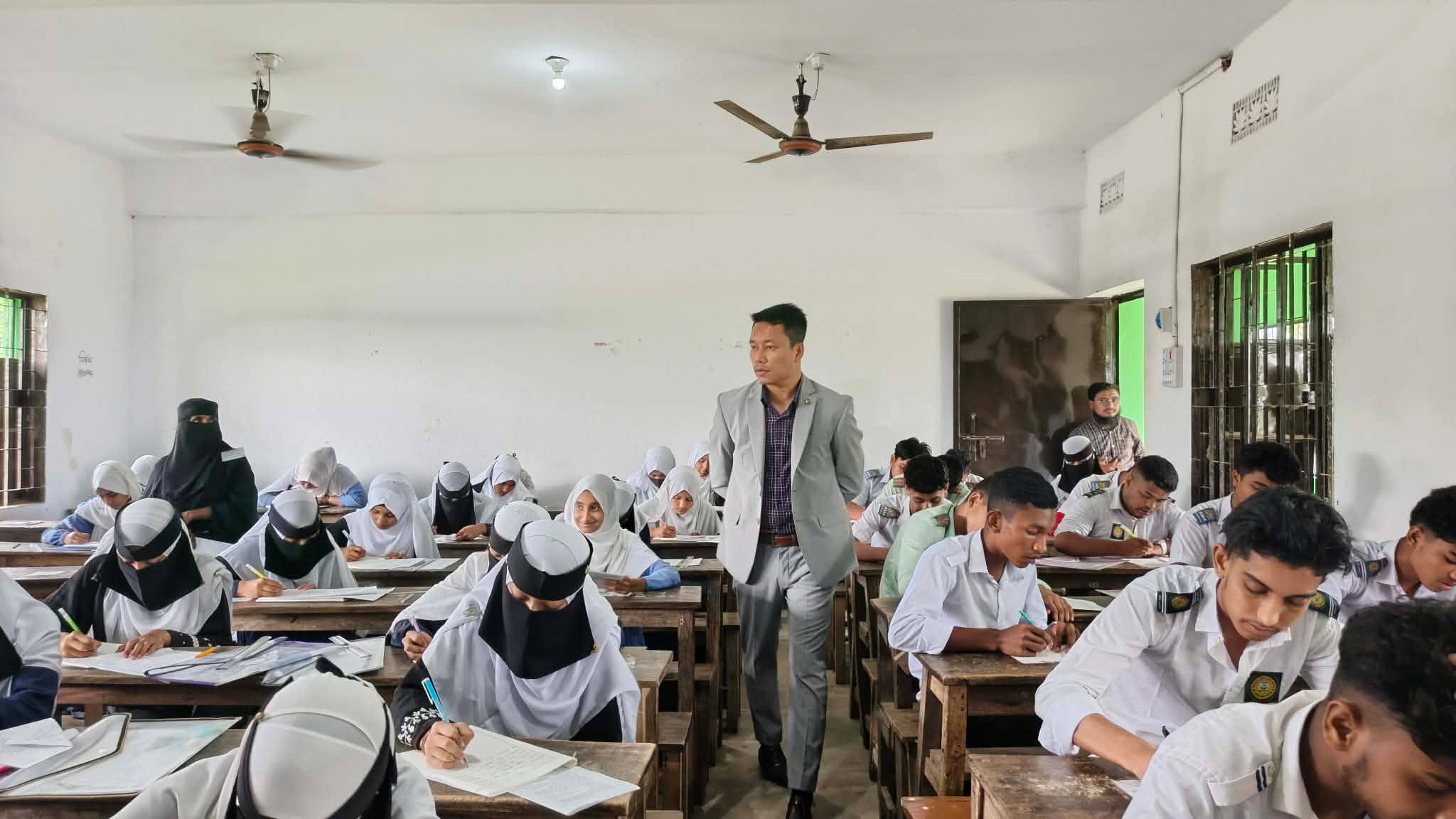 প্রধান উপদেষ্টা পদত্যাগ করবেন না: ফাইজ তাইয়েব আহমেদ