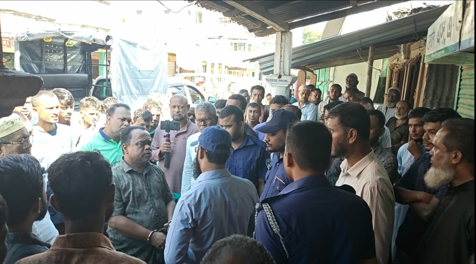 প্রধান উপদেষ্টা পদত্যাগ করবেন না: ফাইজ তাইয়েব আহমেদ