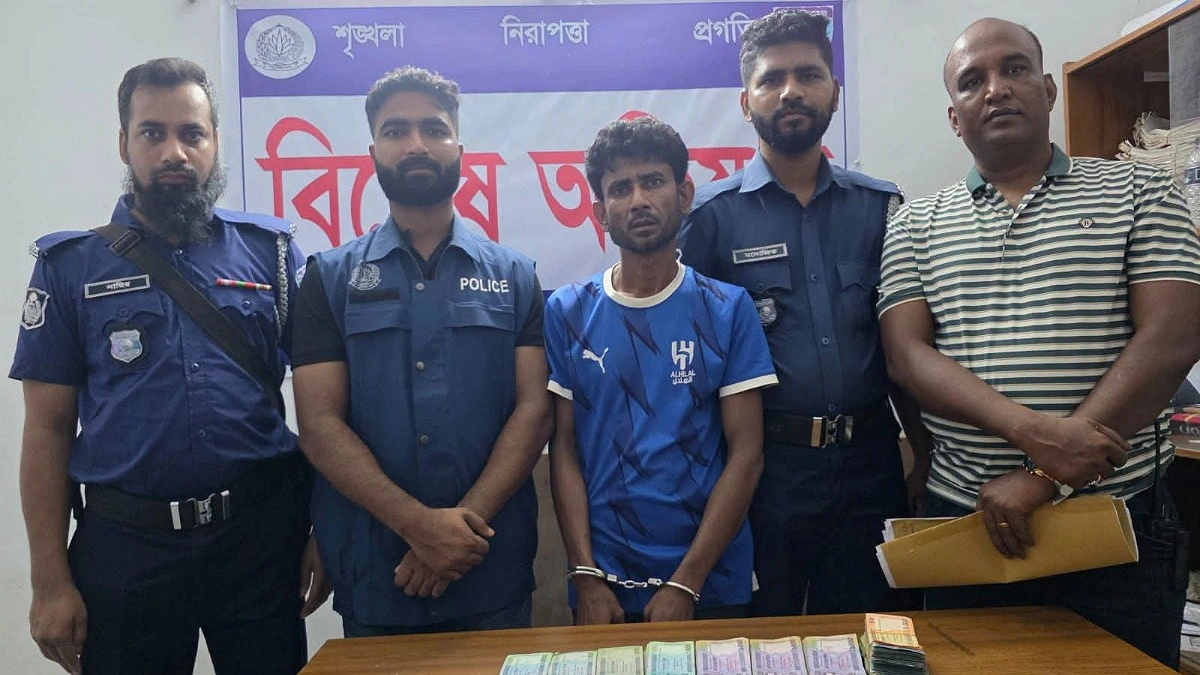 প্রধান উপদেষ্টা পদত্যাগ করবেন না: ফাইজ তাইয়েব আহমেদ
