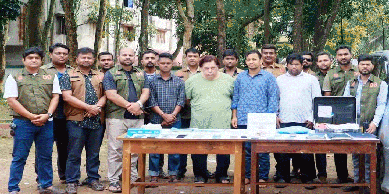 প্রধান উপদেষ্টা পদত্যাগ করবেন না: ফাইজ তাইয়েব আহমেদ