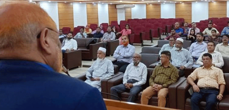 প্রধান উপদেষ্টা পদত্যাগ করবেন না: ফাইজ তাইয়েব আহমেদ