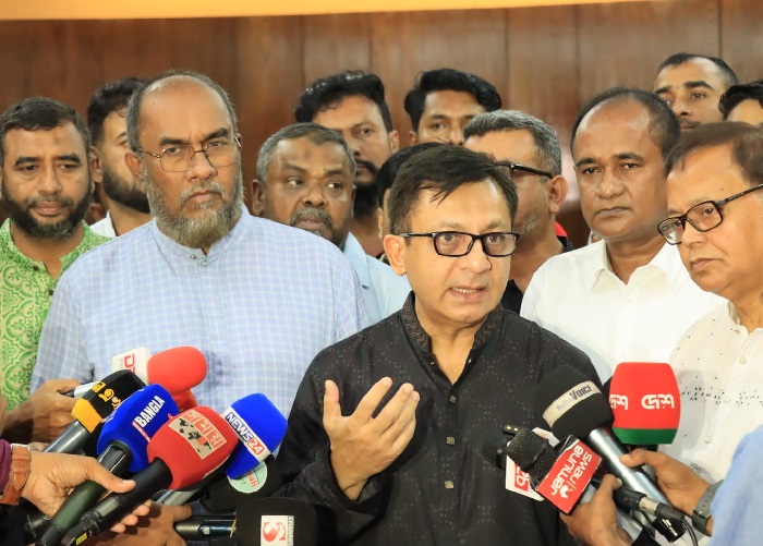 প্রধান উপদেষ্টা পদত্যাগ করবেন না: ফাইজ তাইয়েব আহমেদ