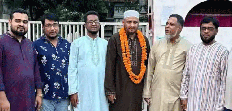 প্রধান উপদেষ্টা পদত্যাগ করবেন না: ফাইজ তাইয়েব আহমেদ
