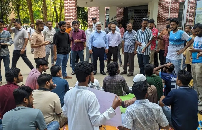 প্রধান উপদেষ্টা পদত্যাগ করবেন না: ফাইজ তাইয়েব আহমেদ