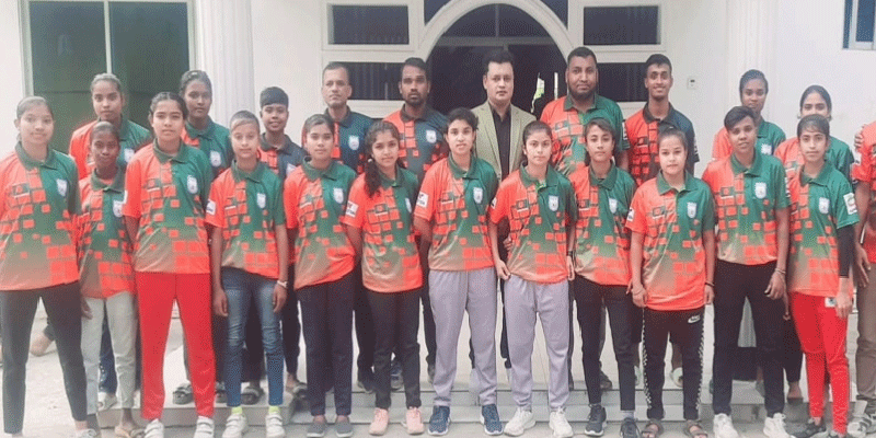 প্রধান উপদেষ্টা পদত্যাগ করবেন না: ফাইজ তাইয়েব আহমেদ