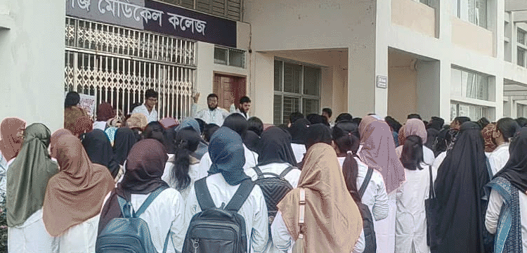 প্রধান উপদেষ্টা পদত্যাগ করবেন না: ফাইজ তাইয়েব আহমেদ