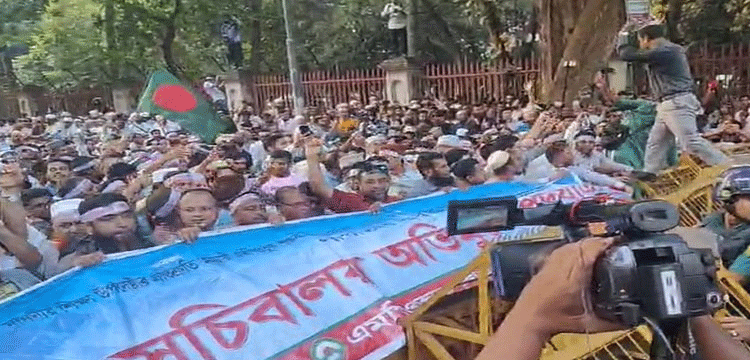 প্রধান উপদেষ্টা পদত্যাগ করবেন না: ফাইজ তাইয়েব আহমেদ