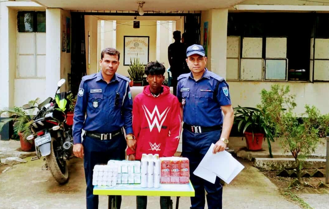 প্রধান উপদেষ্টা পদত্যাগ করবেন না: ফাইজ তাইয়েব আহমেদ