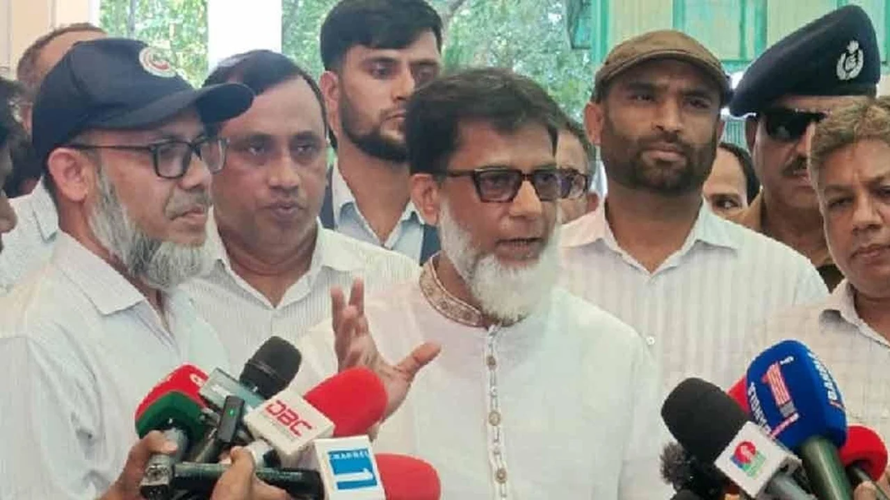 প্রধান উপদেষ্টা পদত্যাগ করবেন না: ফাইজ তাইয়েব আহমেদ