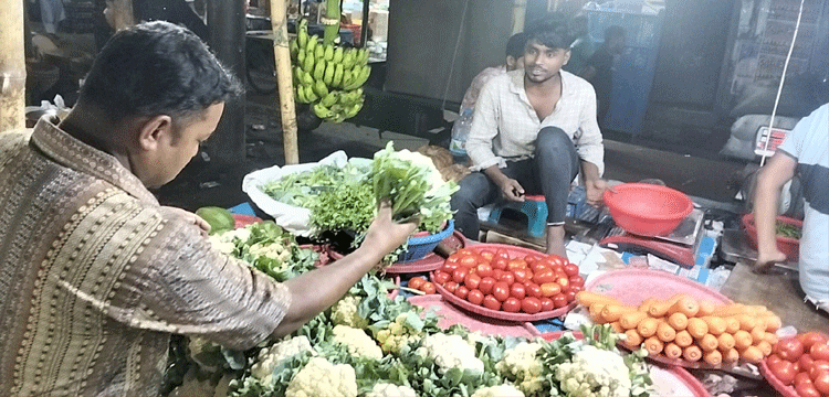 প্রধান উপদেষ্টা পদত্যাগ করবেন না: ফাইজ তাইয়েব আহমেদ