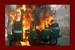 রাজনগরে সিএনজি গ্যারেজে আগুন, দগ্ধ ১: পুড়েছে ৫টি অটোরিকশা