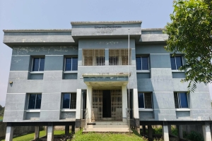 বোগলা স্বাস্থ্যকেন্দ্রের আন্ডারগ্রাউন্ডে মাদক ও জুয়ার আসর
