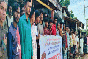 ছাতকে বালু উত্তোলনকালে চাঁদাবাজি বন্ধের প্রতিবাদে মানববন্ধন