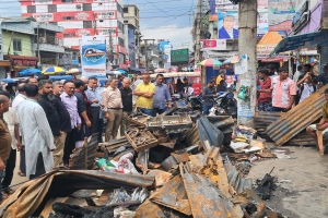 সুনামগঞ্জে অগ্নিকাণ্ডের ঘটনাস্থল পরিদর্শনে জেলা বিএনপি ও অঙ্গসংগঠনের নেতৃবৃন্দ