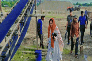 পাথরের দায়িত্বে বিজিবি, লোভাছাড়ার পরিবহণ বন্ধের নির্দেশ