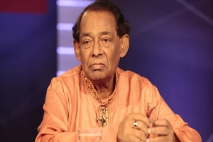 মৃত্যুবার্ষিকীতে সুরঞ্জিত সেনগুপ্তকে শ্রদ্ধা জানালেন নাছির চৌধুরী ও শিশির মনির