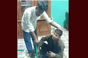 সিলেটে লাইভ করে চোরকে পেটালেন ইউপি সদস্য