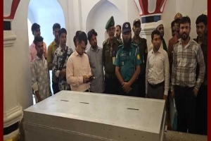 জেলা প্রশাসনের পক্ষ থেকে শাহজালাল মাজারে দানবাক্স স্থাপন