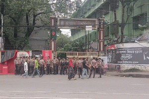 কড়া নিরাপত্তায় জবি ক্যাম্পাস