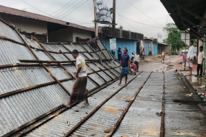দোয়ারাবাজারে কালবৈশাখীর তাণ্ডব: লন্ডভন্ড মার্কেট, বিদ্যুৎ বিপর্যয়ে জনভোগান্তি
