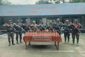 সুনামগঞ্জ বিজিবি কর্তৃক বিপুল পরিমাণ ভারতীয় মদ আটক