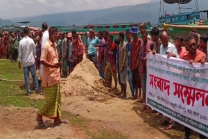 নদীপথে চাঁদাবাজির প্রতিবাদে তাহিরপুরে অনির্দিষ্টকালের নৌ ধর্মঘট মঙ্গলবার শুরু