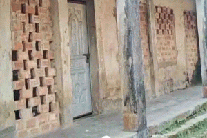 সুনামগঞ্জে অবকাঠামোগত সংকটে মহিষখলা মাদরাসা: ঝুঁকিতে ৫৫০ শিক্ষার্থী
