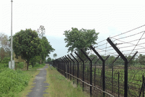 মৌলভীবাজার সীমান্তে ভারতে অনুপ্রবেশের চেষ্টাকালে আটক ৬