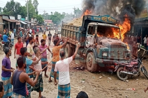 শ্রীমঙ্গলে বালুবাহী গাড়ির ধাক্কায় আহত ৮, ক্ষুব্ধ জনতার আগুন