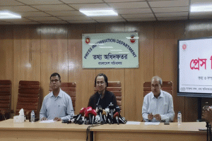 শেখ হাসিনা দেশে ফিরলে মব নয়, ন্যায়বিচারের মুখোমুখি হবেন: তথ্য উপদেষ্টা