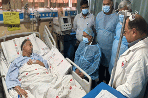 বিদ্যুৎমন্ত্রীর চিকিৎসার খোঁজ নিতে হাসপাতালে রাষ্ট্রপতি