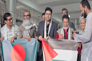 দেশে ফিরলেন আলোকচিত্রী শহিদুল