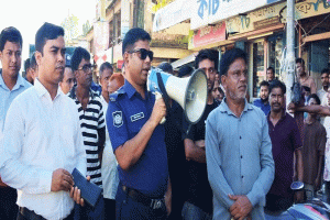 বড়লেখায় অবৈধ দোকানপাট ও পার্কিং উচ্ছেদ, যানজট নিরসনে অভিযান