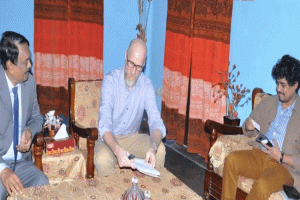 ছাতকে কলিম উদ্দিন মিলনের সাথে জেমস স্টুয়ার্টের সাক্ষাত