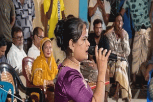 অবশেষে সব বাধা পেরিয়ে বাউল গানে মাতলো দিরাই