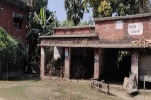 ট্রেন থামে না এখানে, থেমে আছে সময়