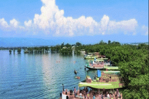 টাঙ্গুয়ার হাওর নিয়ে সামাজিক মাধ্যমে ব্যঙ্গাত্মক মন্তব্য