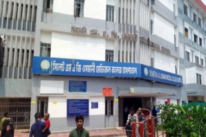 বাহুবলে যানবাহনের চাপায় লেবু বিক্রেতা নিহত