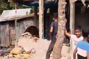 সুনামগঞ্জে চাঁদা না পেয়ে যুদ্ধাহত মুক্তিযোদ্ধার ঘরবাড়ি ভাঙচুর ও লুটপাট