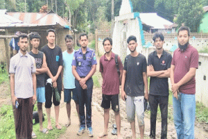 কমলগঞ্জে হামহাম জলপ্রপাতে আটকে পড়া ১০ শিক্ষার্থী উদ্ধার