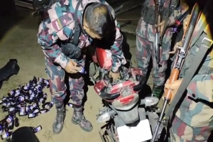 মাধবপুরে ১৯৬ বোতল ভারতীয় ইস্কফ সিরাপসহ যুবক আটক