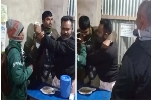 দোয়ারাবাজারে আসামি ধরতে যাওয়া পুলিশের সঙ্গে ধস্তাধস্তি, ভিডিও ভাইরাল