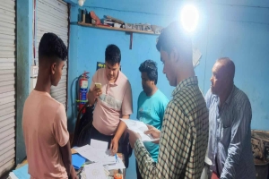 তাহিরপুরে জ্বালানি তেল ও নিত্যপণ্যের দাম নিয়ন্ত্রণে ভ্রাম্যমাণ আদালতের অভিযান