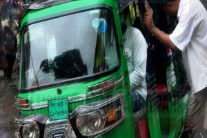 মৌলভীবাজারে সিএনজি থেকে ৮০ হাজার টাকা লুট