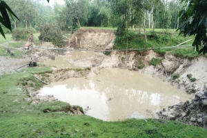 হবিগঞ্জে কোটি টাকার সিলিকা বালু লুট:  পরিবেশ ও বসতভিটা ধ্বংসের মুখে