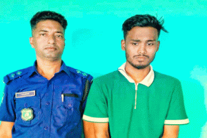 তাহিরপুরে বিদেশি মদসহ পর্যটক আটক