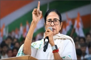 সাবেক মুখ্যমন্ত্রী মমতা বন্দ্যোপাধ্যায়ের বিরুদ্ধে রাষ্ট্রদ্রোহিতা মামলা দায়ের