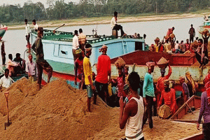 সুনামগঞ্জে বালু লুটকারী ২৭ জনের বিরুদ্ধে পরিবেশ অধিদপ্তরের অভিযোগ পত্র