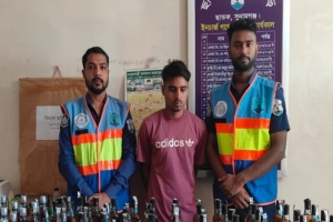 ছাতকে ১২৮ বোতল ভারতীয় মদসহ যুবক গ্রেপ্তার