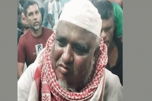 বারবার বাড়ি যাওয়ায় শিশুর পায়ে শিকল, মাদরাসা শিক্ষক আটক